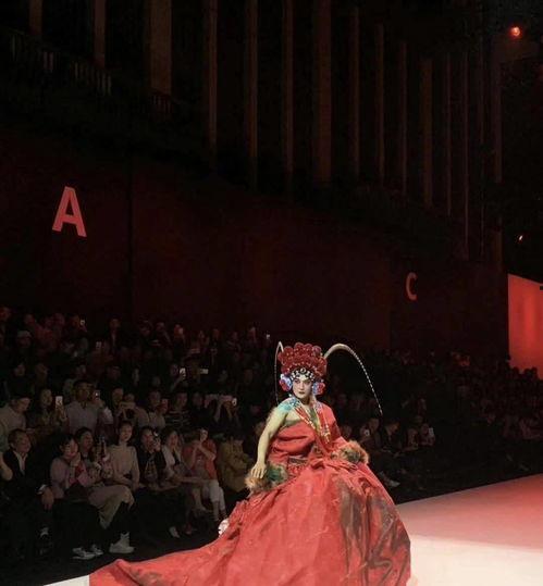 成人走秀演出妆容视频,成人走秀妆容风采瞬间