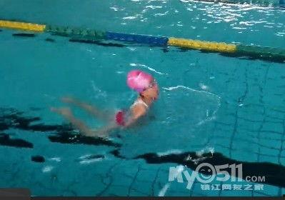 成人游泳苏州女教练视频,成人游泳教学视频集锦